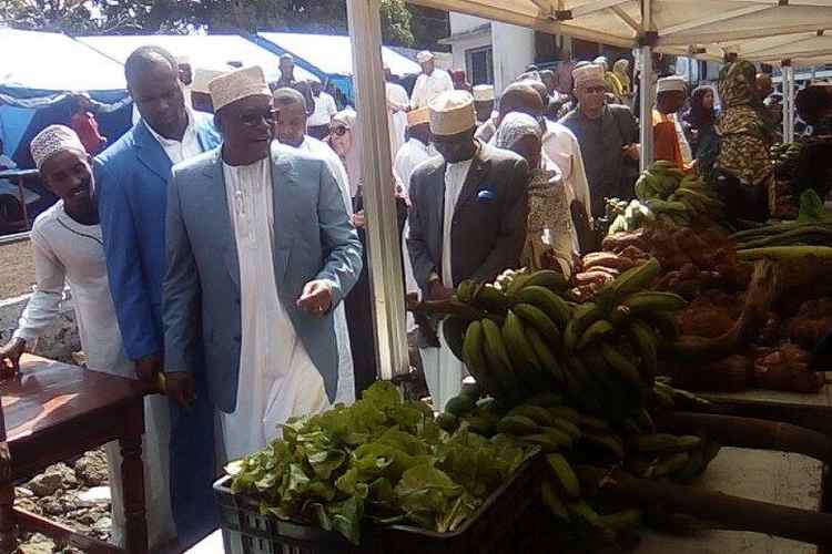 image Le gouverneur de Ngazidja ouvre un marché populaire